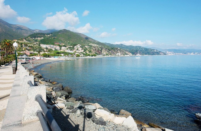 Apartment "Valeria 1 - Arenzanohost" close to the Sea with Terrace & Wi-Fi