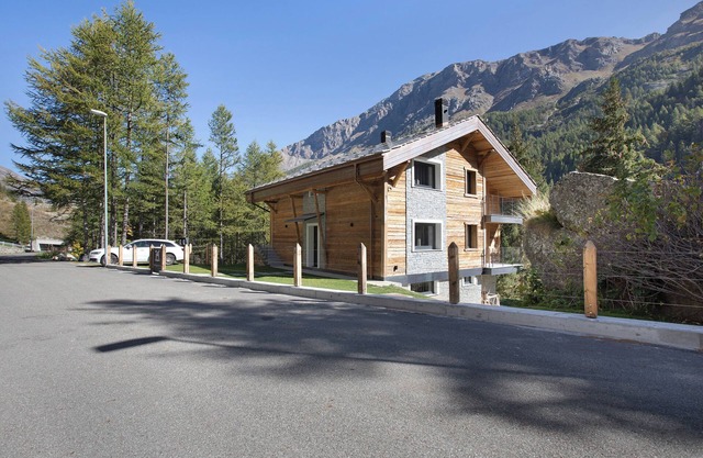 Ferienwohnung 'Valgrisa Mountain Lodges 2' mit Bergblick, privater Terrasse und WLAN