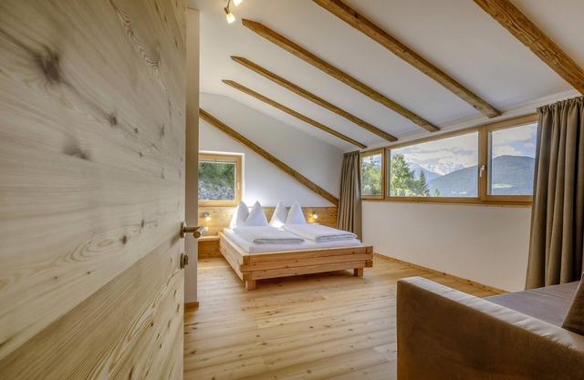Ferienwohnung 'Vernalhof Apt Panorama' mit Bergblick, Gemeinschaftsterrasse und WLAN