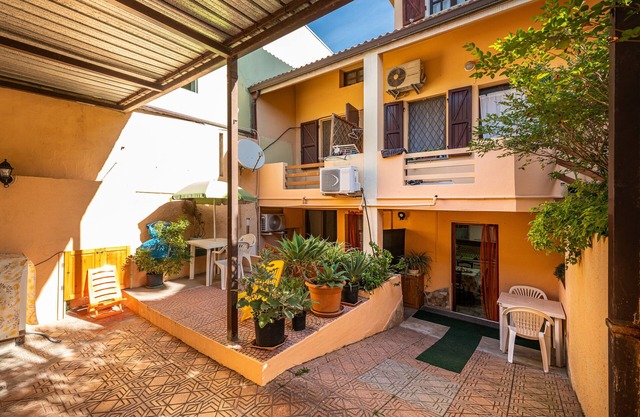 Ferienwohnung "Villa Gianna - Renato" mit Privatterrassen, Gemeinschaftsgarten und WLAN