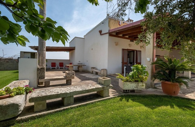 Ferienwohnung 'Villa Maddalena - Bilocale 1' in Meeresnähe mit Garten und WLAN