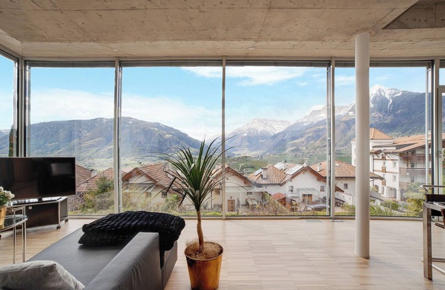 Ferienwohnung 'Villa Alvarium Eins' mit Bergblick, privater Terrasse und WLAN