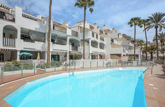 Ferienwohnung "Villa Amanda" mit Meerblick, Pool, WLAN, Klimaanlage & Terrasse