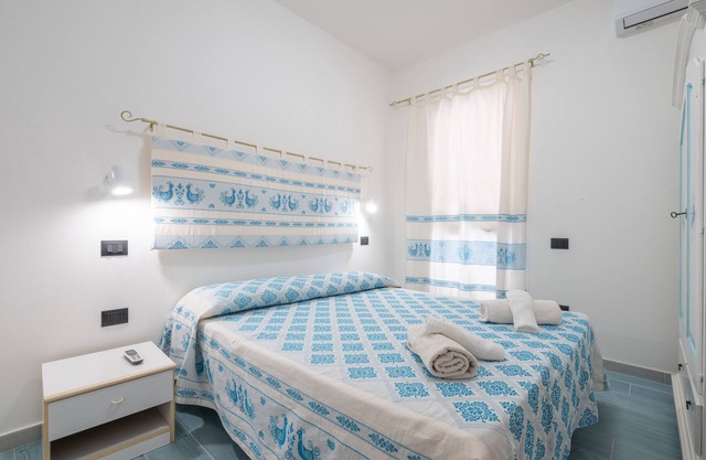 Apartment 'Villa Erica Appartamento Yuri' with Mountain View, Wi-Fi and Air Conditioning