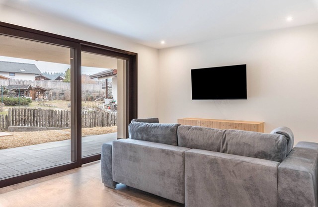 Ferienwohnung "Villa Lara Zirbe" mit Bergblick, privater Terrasse und WLAN