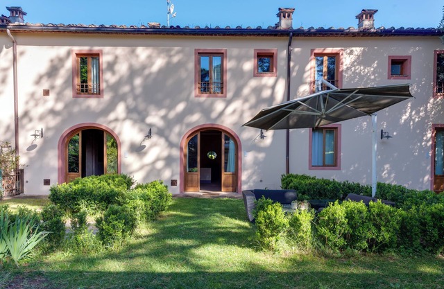 Ferienwohnung 'Villa Leonardo - Belle Ferronière' mit Gemeinschaftsgarten, WLAN und Klimaanlage