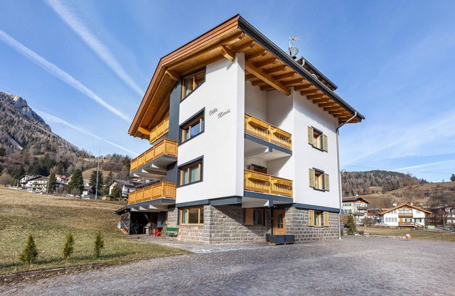 Ferienwohnung 'Villa Maria Moena' mit Bergblick, Gemeinschaftsterrasse und WLAN