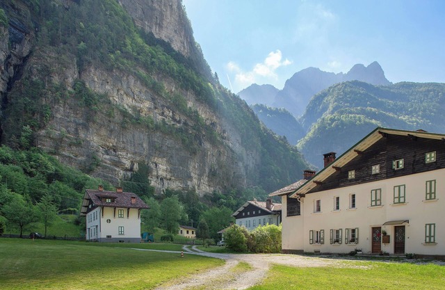 Ferienwohnung 'Villa Stanga' mit Bergblick, privatem Garten und WLAN