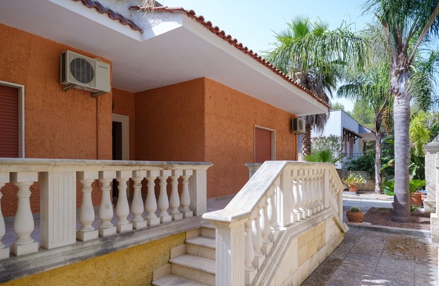 Ferienhaus 'Profumo di mare' mit Gemeinschaftsgarten und Terrassen
