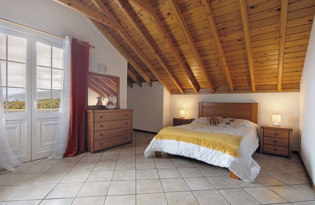 Ferienwohnung 'Vista Da Baía - Casa Do Aniceto' mit Meerblick, privater Terrasse und Wi-Fi