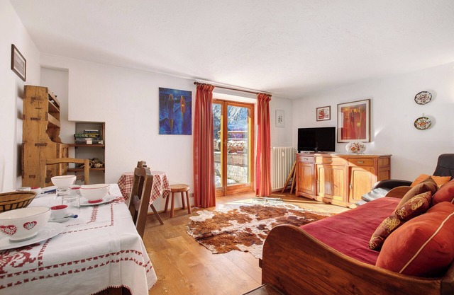 Ferienwohnung 'Vista Monte Bianco' mit Bergblick und Privatem Garten