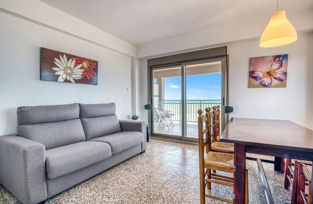 Apartment 'Voramar' with Sea View, Private Terrace and Wi-Fi