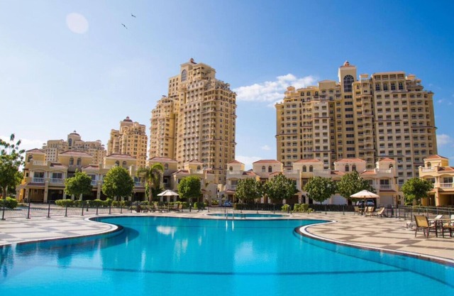 Apartment with Sea view and Balcony-Royal Breeze