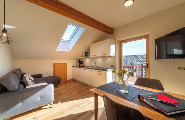 Ferienwohnung 'Weinangerhof Nussbaum' mit Bergblick, WLAN und Klimaanlage