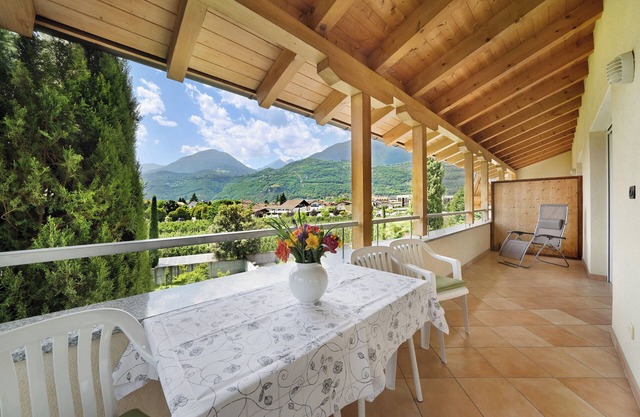 Ferienwohnung "Weinsepphof 5" mit Bergblick, Pool, WLAN, Garten & Balkon