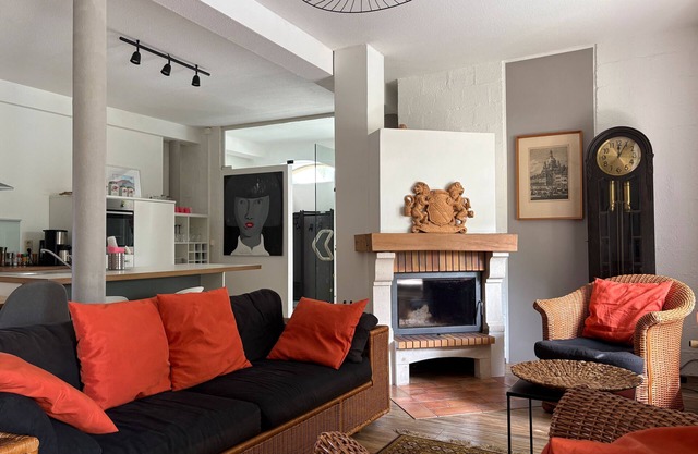 Apartment 'Weltenbummler' mit Bergblick, privater Terrasse und WLAN