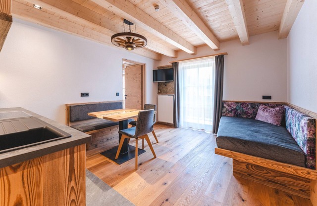 Ferienwohnung 'Wiese' mit Bergblick, privater Terrasse und Wi-Fi