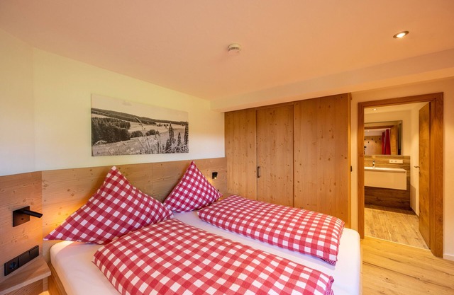 Ferienwohnung 'Wiesenglück' mit Bergblick, privater Terrasse und Wi-Fi