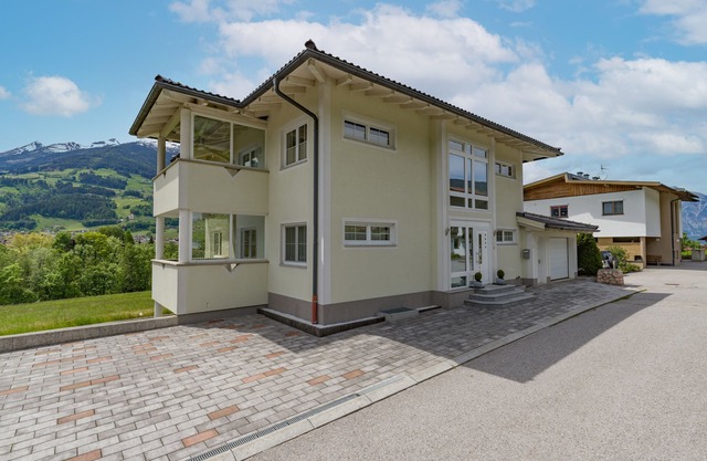 Appartement mit Garten und Terrasse