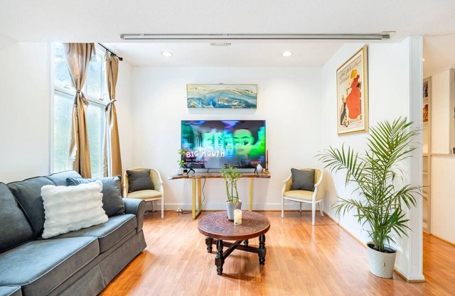 Apartment with 2 Bedroom 2 Bathrooms inside house