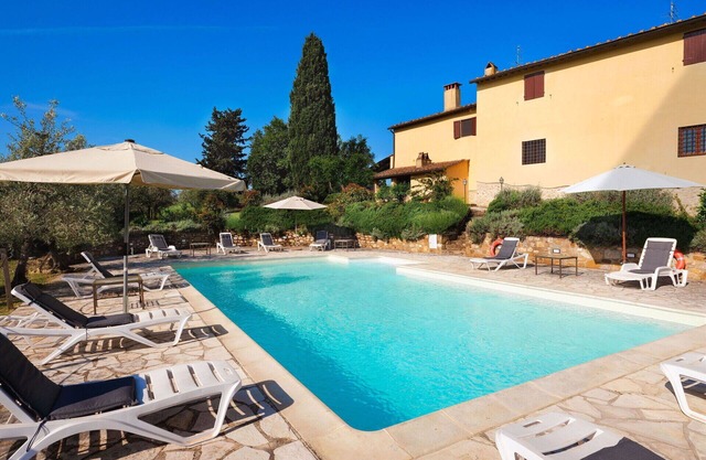 Herrliche Wohnung mit Klimaanlage, Pool, W-LAN, TV, Panoramablick, Parkplatz, bei Greve In Chianti