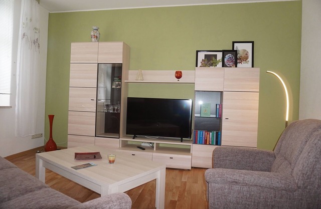 Apartment with balcony facing the avenue especially for couples with a car