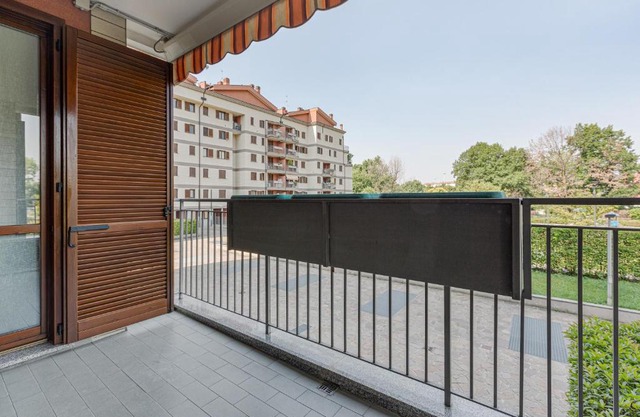 Apartment with Balcony nearby M3 Subway Yellow Line