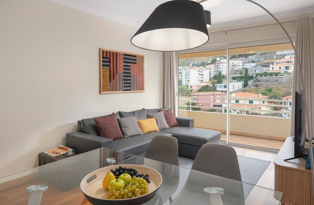 Wohnung mit Balkon und Pool - Green Park