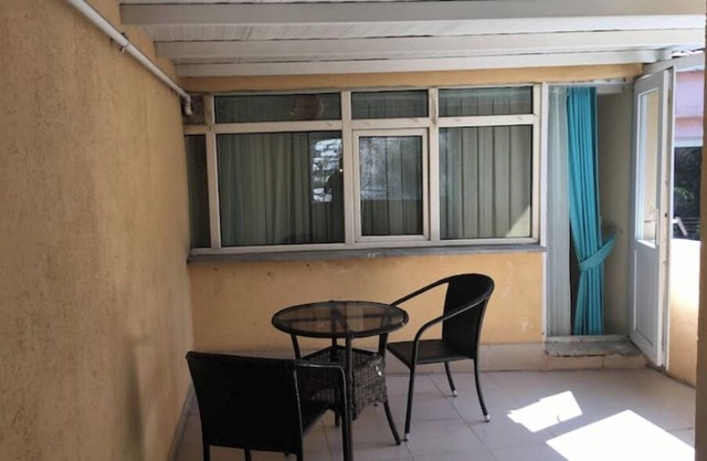 Apartment with Balcony and Kitchen