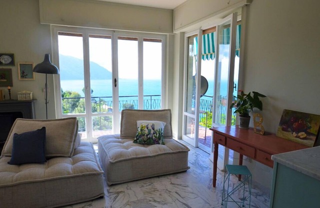 Ferienwohnung mit atemberaubendem Meerblick und Garten