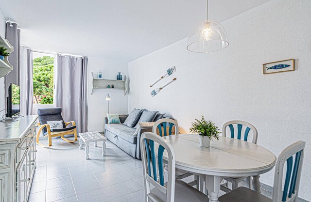 Apartment with terrace a few steps from the beach