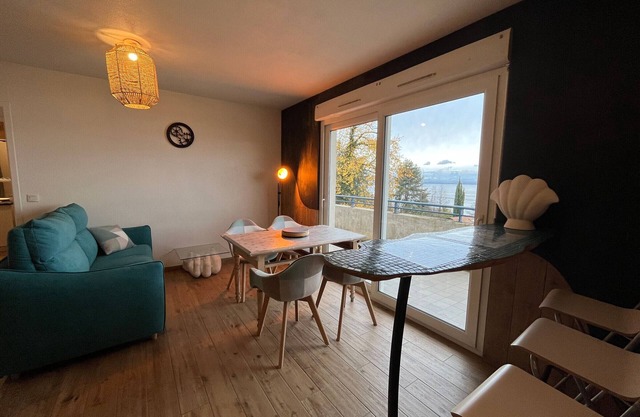 Wohnung mit Pool und Parkplatz in Évian-les-Bains