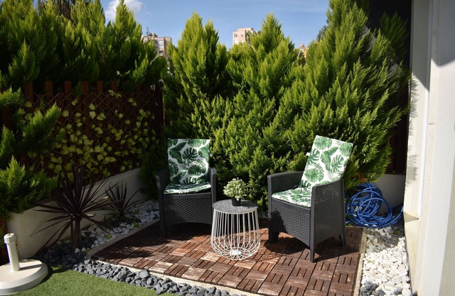 APARTMENT WITH GARDEN AND PRIVATE POOL, PETS ACCEPTED ON REQUEST.