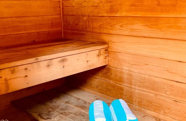 Apartment with Hot Tub and Sauna Near UM/Downtown