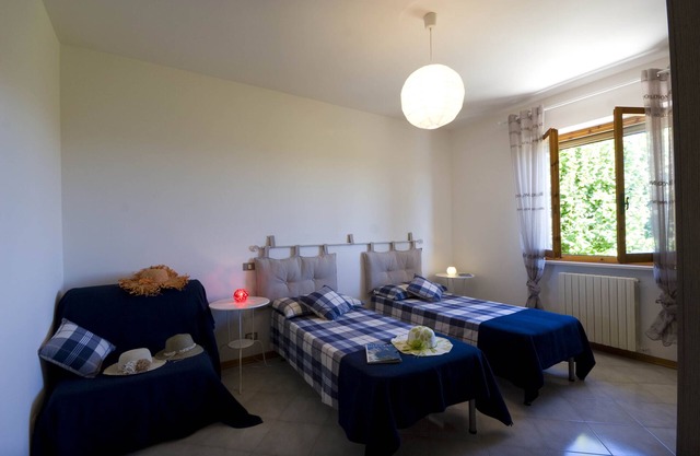 WOHNUNG MIT UNABHÄNGIGEM EINGANG IN OSIMO IN EINEM PRIVATHAUS MIT GARTEN