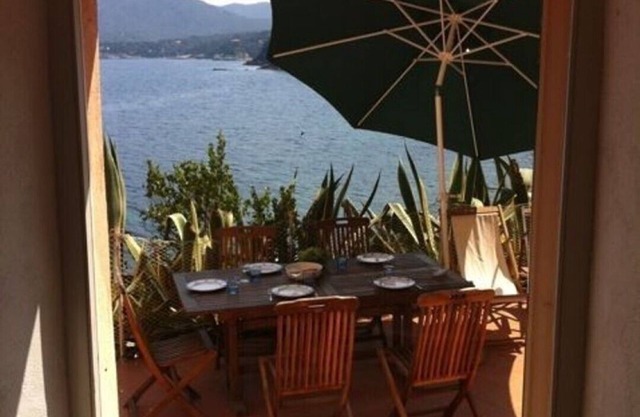 Apartment with panoramic terrace with access to the beach