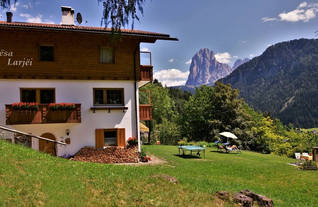 Großzügig renovierte Wohnung 100 qm, 2 Balkone, idyllische Lage, nahe Wanderwege
