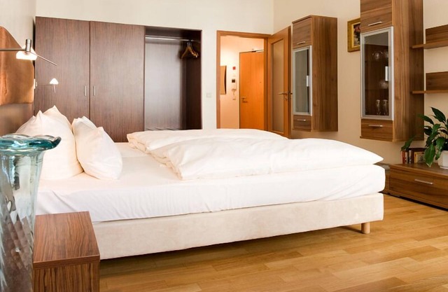 Apartment mit Küche und Badezimmer