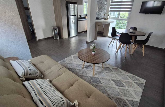 Apartment with Large Bedroom in Paseos del Sol, Zapopan
