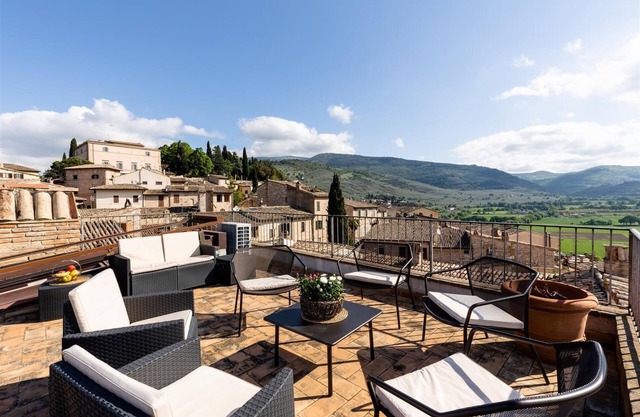 ELEGANT Wohnung mit großer Terrasse im Herzen von SPELLO