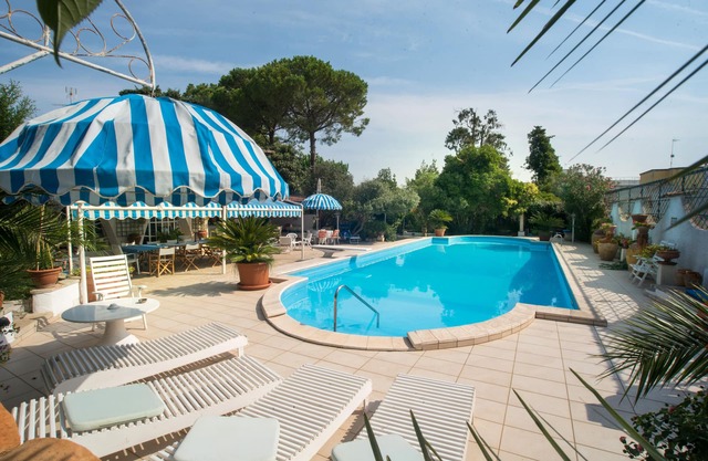 Wohnung mit Pool und Park in Villa Oasi