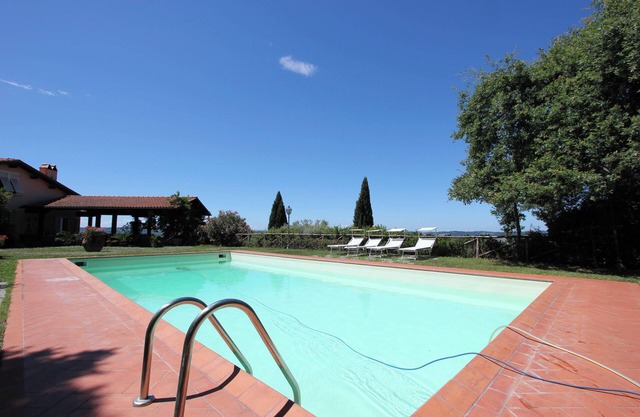 Apartment with pool at Villa Poggio La Leona near Florence