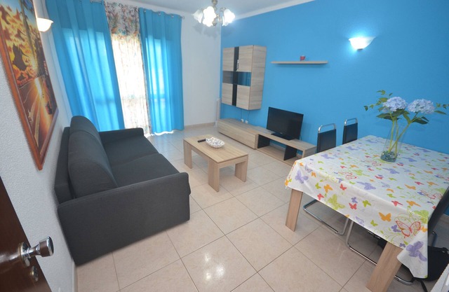 Ferienwohnung mit Pool + WIFI und in Strandnähe - H