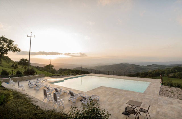Apartment mit eigener Küche und Pool im Park des Monte Subasio