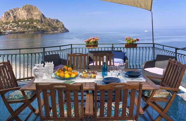 Appartement mit Terrasse am Meer (Strand Kafara)