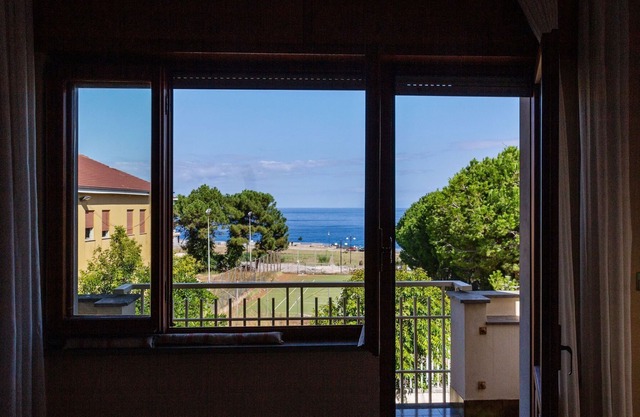 Apartment with sea view