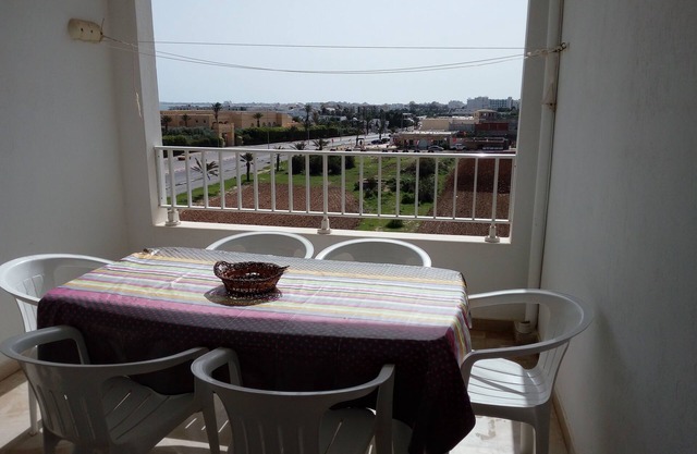 Apartment mit Pool- und Meerblick