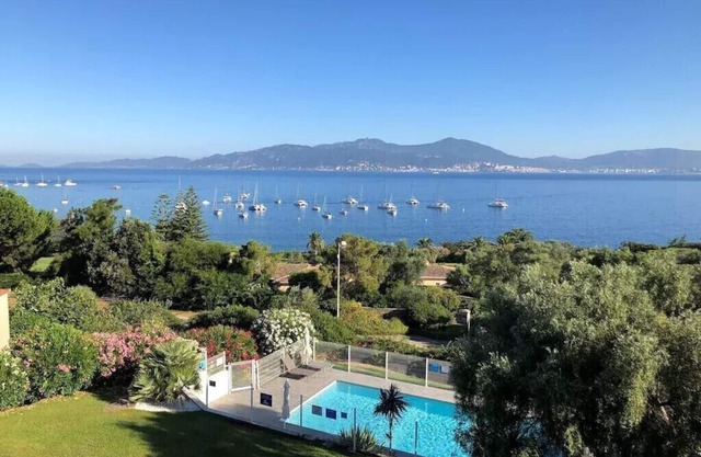 Wohnung mit herrlichem Meerblick 200m vom Strand und 10mn von Porticcio