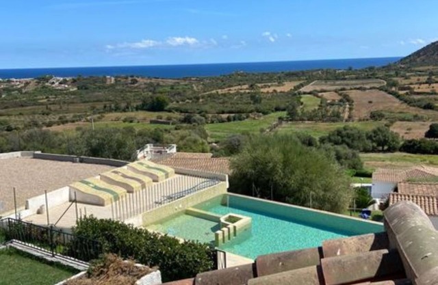 Apartment mit Swimmingpool und Meerblick