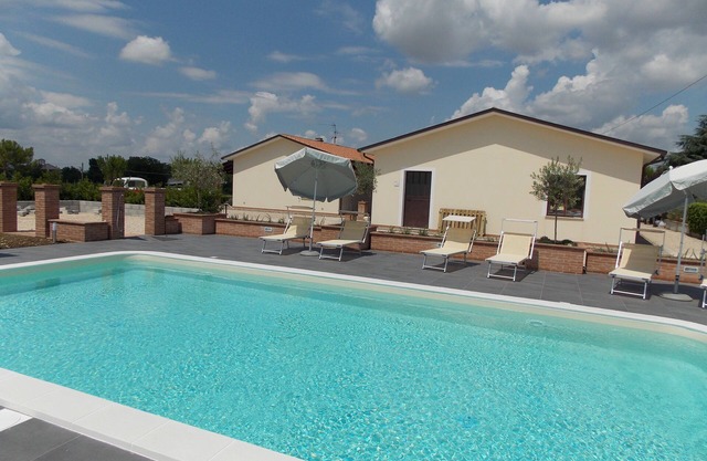 Spello Zafferano Wohnung in Ferienhaus mit Park und Pool